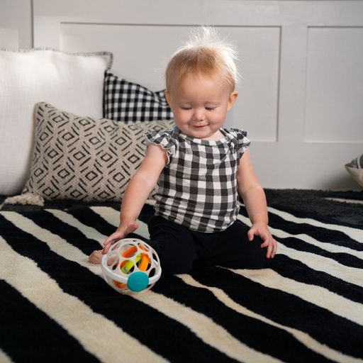 Игрушка-погремушка Baby Einstein Grip & Spin Oball с рождения (16765)