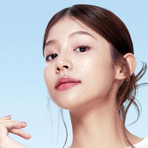 Сяючий тональний кушон для обличчя fwee Cushion Glass Natural, SPF 50+ PA+++, 13 г