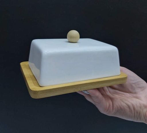 Масленка фарфоровая с бамбуковой подставкой Naturel 13.5 х 12 х 7.5 см BonaDi 289-144 (1223368)