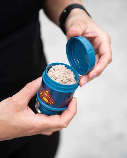 Контейнер Smartshake Whey2Go Funnel Pillbox 110ml DC Superman (1232001)