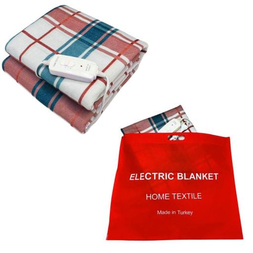 Жетілген орыс отбасы түнге ер адамды шақырды Кемпірлердің сиськимен порно көру