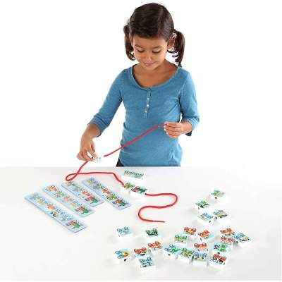 Развивающая игрушка Melissa&amp;Doug деревянная шнуровка-паровозик "Алфавит" (MD9497) (1573740)