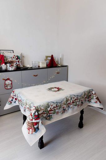 Скатерть гобеленовая с велюром Снежная зима 135х140 см (037468) (1576936)