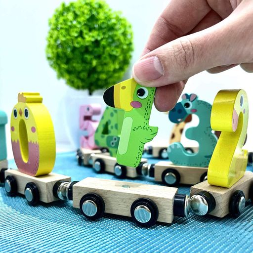 Поезд магнитный деревянный WToys с цифрами (C 61464) (1624871)