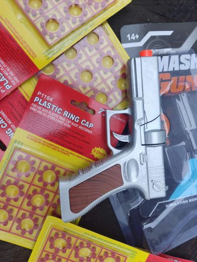 Металлический пистолет на пистонах Smash GUN  в комплекте 5 упаковок пистонов. (1797111)