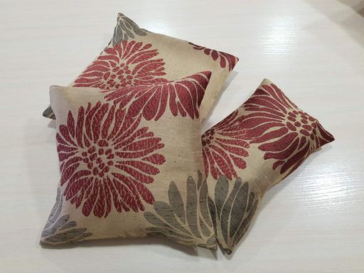 Комплект декоративних подушок Textilia Flowers 32х32см 2шт 32х20см 1шт бежеві з бордовим (п_0317) (1804991)