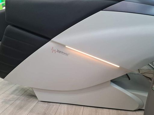 Масажне крісло Casada AlphaSonic III White Black (1815542)