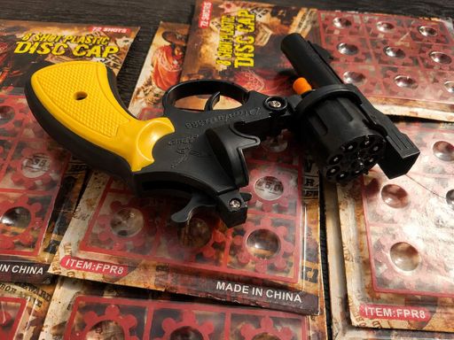 Пистолет-револьвер на пистонах Mister Colt 10 пачек пистонов в комплекте  720 выстрелов. (2012127)