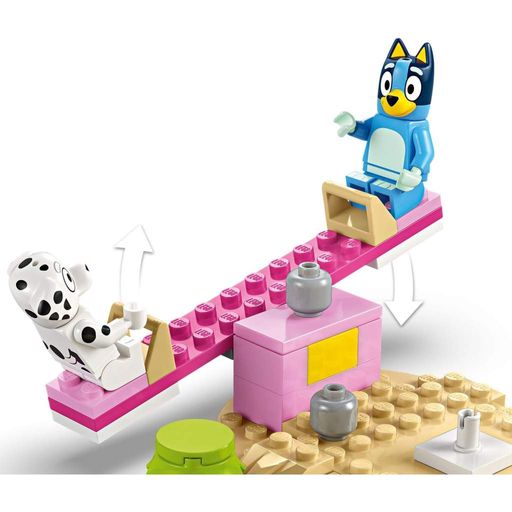 Конструктор LEGO Bluey Веселощі з Блуї та Хлоєю на ігровому майданчику (11201) (2043698)