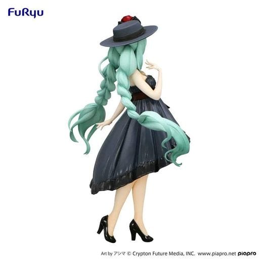 Фигурка FuRyu Вокалоид Хацунэ Мику Vocaloid Hatsune Miku Outing Dress 19 см F V HM OD 19 (2063973)
