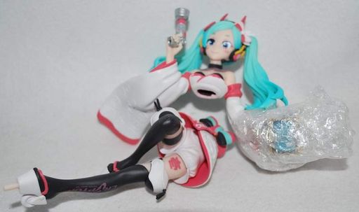 Фигурка Banpresto Мику Хацунэ Hatsune Miku Racing Miku 2020 Version 18.0 см WST VC 27.144 (2068869)