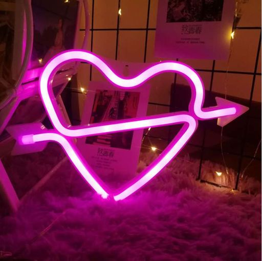 Портативний неоновий LED-светильник серце зі стрілою "Love" рожевий на батарейках/USB 18*28 см (2090164)