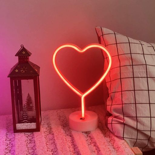 Декоративний настільний неоновий світильник "Love" червоний батарейках/USB 30*20 см (2090236)