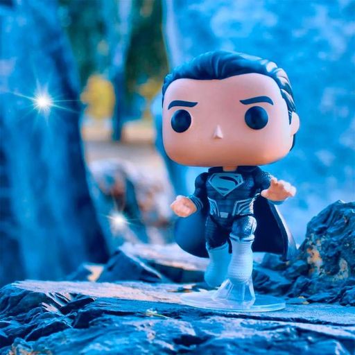 Ігрова фігурка Funko Pop! серії "Ліга Справедливості" – Супермен (чорний костюм) (2105516)