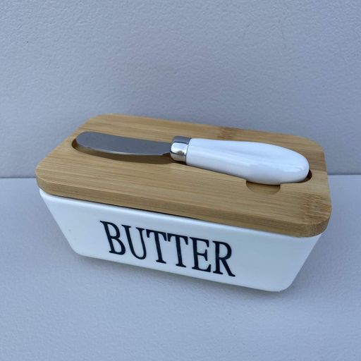 Маслянка фарфорова з ножем 15х8,6х6,4 см Butter Interos PJ03629 (2119652)