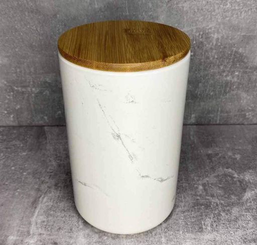 Банка керамічна Limited Edition Marble 900 мл біла 202С-007-А2 (2133876)