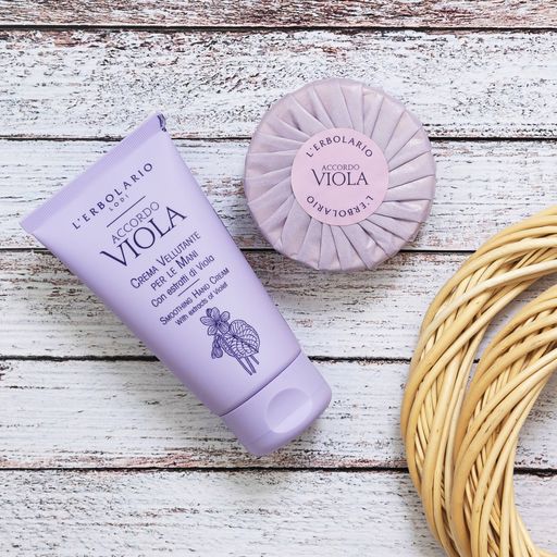 Крем для рук L'Erbolario Accordo Viola Smoothing Hand Cream With Extracts Of Violet, 75 мл
