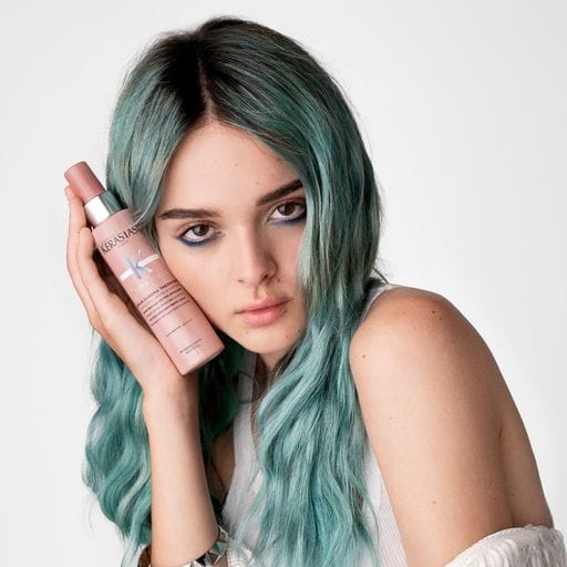 Уценка! Термоактивный флюид-спрей Kerastase Chroma Absolu Serum Chroma Thermique для защиты чувствительных и поврежденных окрашенных волос, 150 мл