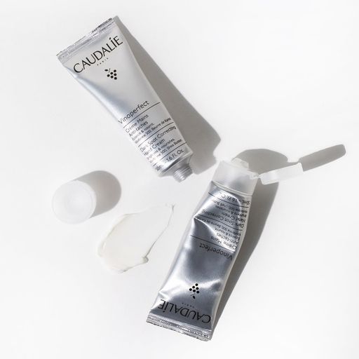Крем для рук Caudalie Vinoperfect Dark Spot Correcting Hand Cream, 50 мл