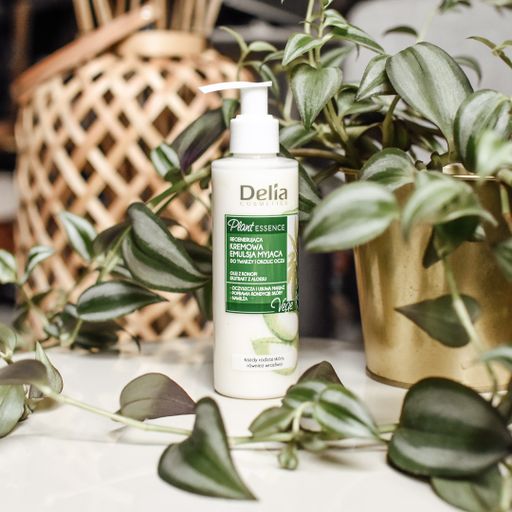 Очищающая эмульсия для лица Delia Cosmetics Plant Essence Creamy Cleansing Emulsion, 200 мл