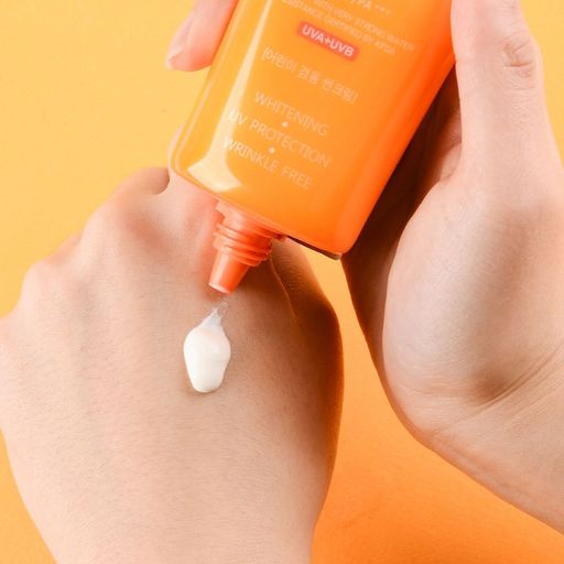 Солнцезащитный крем для лица Jigott Snail UV Sun Block SPF 50+/PA+++ с муцином улитки, 70 мл