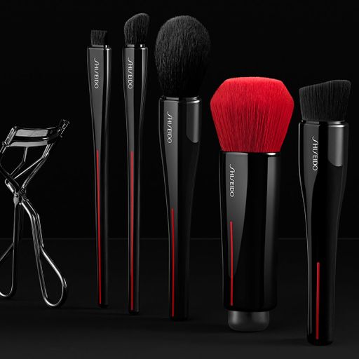 Кисть для теней Shiseido Naname Fude Multi Eye Brush