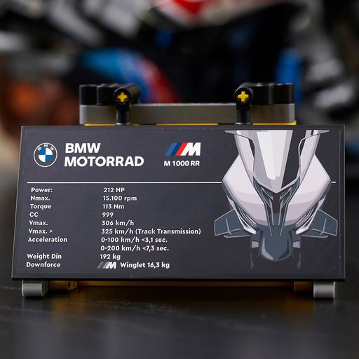 Конструктор LEGO Technic BMW M 1000 RR, 1920 деталей, від 18 років (42130)