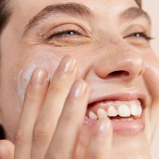 Увлажняющий флюид для лица Avene Tolerance Hydra-10 Hydrating Fluid с гиалуроновой кислотой и термальной водой, 40 мл
