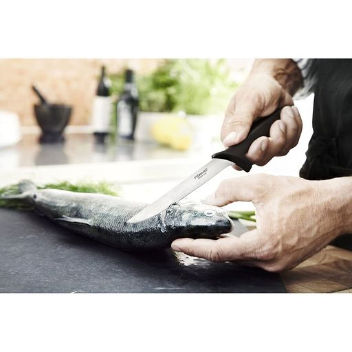 Нож для филе Fiskars Essential с гибким лезвием, 17.6 см (1023777)
