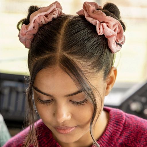 Резинка-браслет для волос Invisibobble Sprunchie Original Retro Dreamin Paint No Mountain High, 1 шт