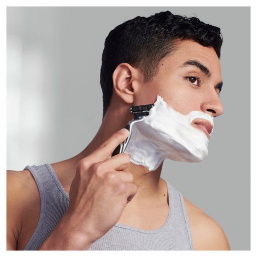Подарунковий набір чоловічий Gillette Mach3 (станок + змінні картриджи, 2 шт + гель для душу Old Spice Whitewater, 250 мл)