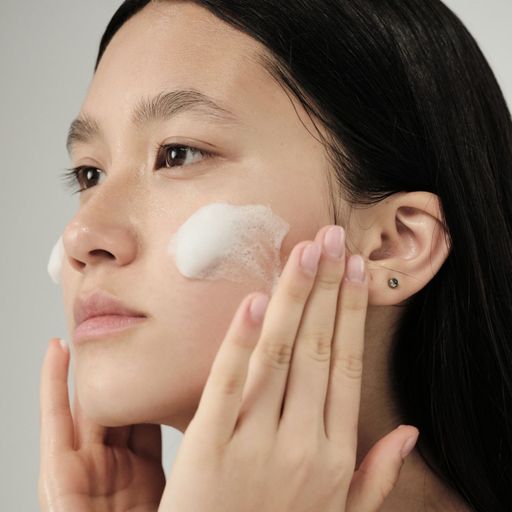 Очищающая пенка для лица и кожи вокруг глаз Ivatherm Aquafil Hydra Cleansing Foam для чувствительной кожи, 160 мл