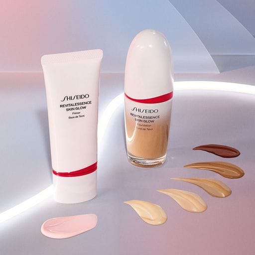 Тональная основа для лица Shiseido Revitalessence Skin Glow