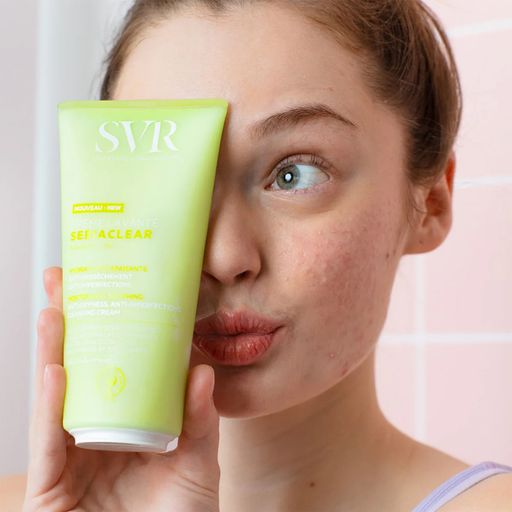 Очищувальний зволожувальний крем для обличчя SVR Sebiaclear Moisturising Soothing Cleansing Cream проти недоліків шкіри