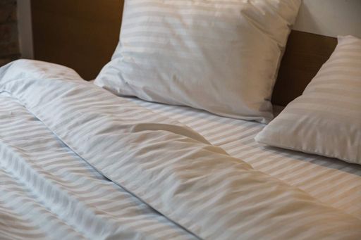 Комплект постільної білизни Ecotton двоспальний 180х215 см готельний із Страйп-сатину білий полоска 2х2 см (02481) (924175)