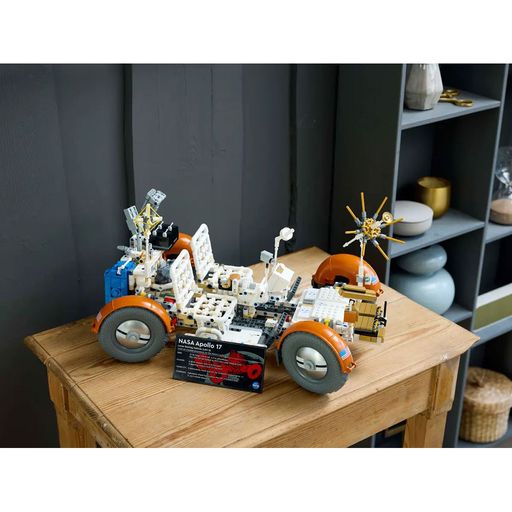 Конструктор LEGO Technic Місячний автомобіль NASA Apollo, 1913 деталей, від 18 років (42182)