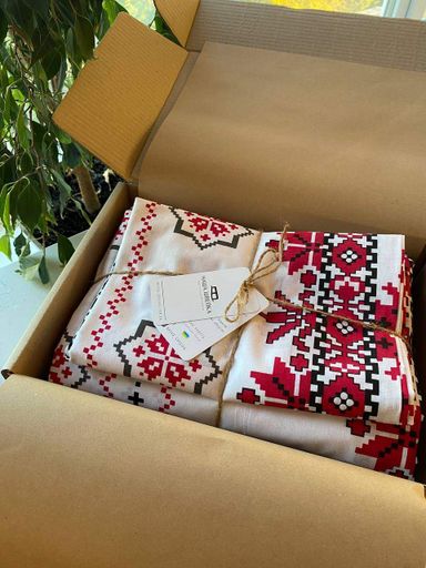 Комплект постільної білизни на резинці Наша Швейка Бязь Вишиванка червона Євро 200х220 см (952019)