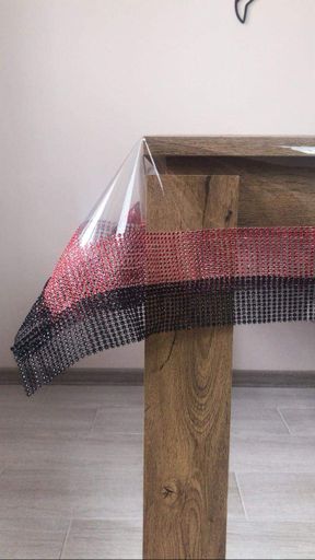 Силиконовая скатерть с Красно-черной стразовой лентой  400х130 см (981263)