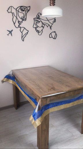 Силиконовая скатерть с Cине-желтой стразовой лентой  170х100 см (981310)