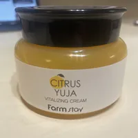 Освежающий крем для лица, шеи и декольте FarmStay Citrus Yuja